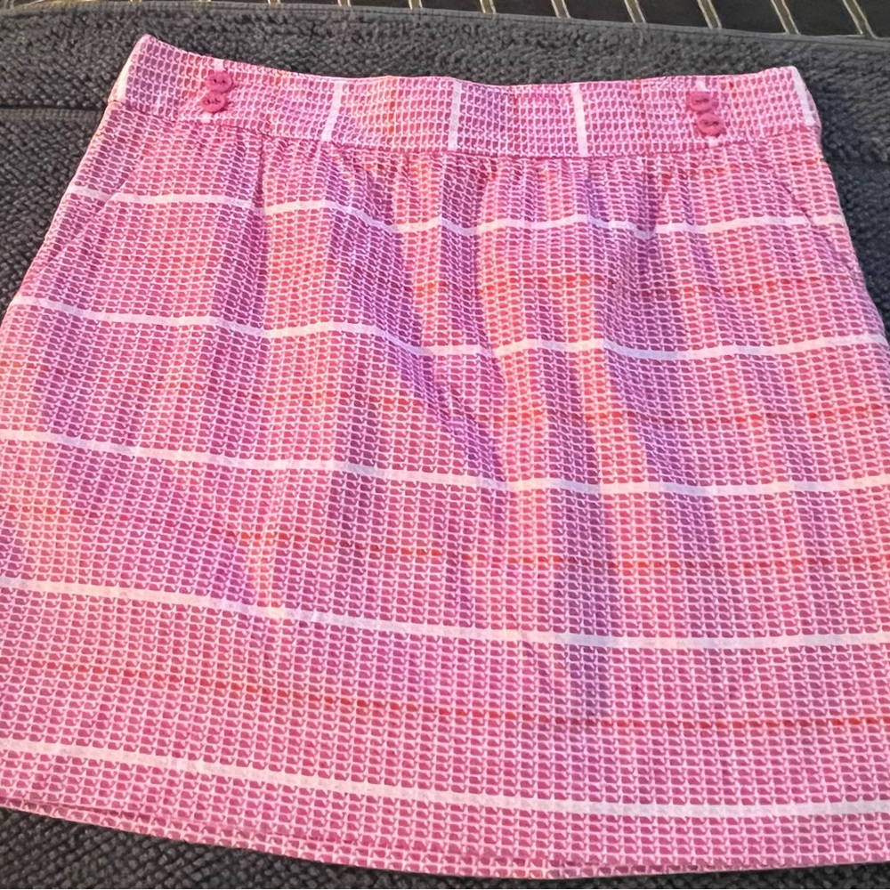 Very cute VINEYARD VINE skirt,  Size 8,  Like New Condition